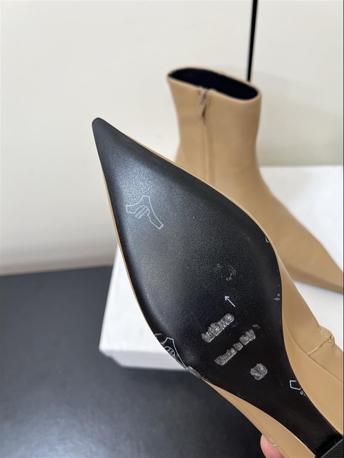 20251128174315238 370